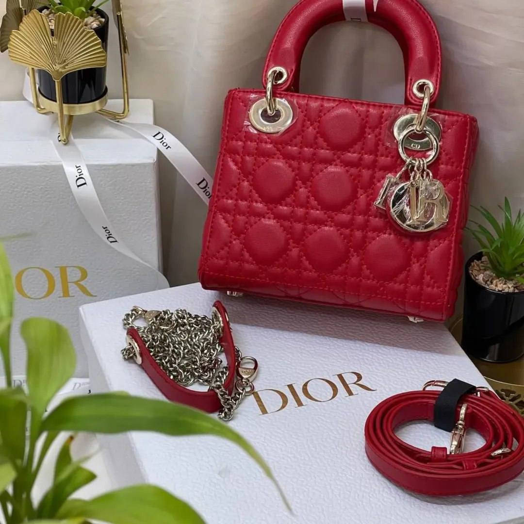 👜 أناقة لا تُقاوم مع حقائب ليدي ديور ترند الموسم ✨
متوفرة الآن في مجمع الإنيس😍
 بألوان مميزة ومواصفات جميله😊👍
#العنوان_القاسم_ع_شارع_الصياغ_فرع_المجمعات_نهاية_فرع_المجمعات_ع_يسرى_اخر_محل_مقابيل_مجمع_عقيل_وباقر


**إذا كنت صاحب هذا الإعلان وتريد حذفه لأي سبب، رجاءا أرسل رسالة إلى الدعم الفني**