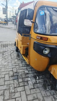 تكتك موديل 21مرقم بغداد نكليزي هزة قبل سبوع سعر 7مليون و بية مجال عنوا...