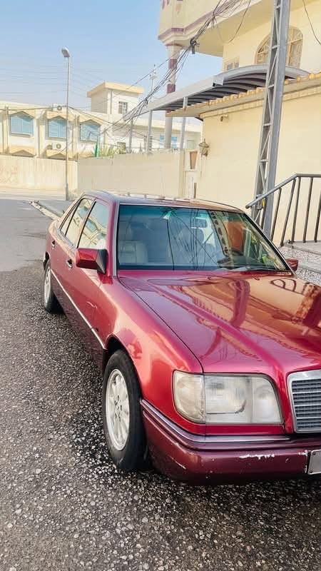 السلام عليكم سياره مرسيدس بينز مديل 95
 محرك بلادي جديد 320 خراطيم سته سليندير 
كير جديد 
رقم بغداد باسمي 
تبريد شغال ثلج 
غرفة جلد 
جام كهرباء 
صبغ عام جماليه 
تخم تاير جديد 
 دبل فيتبم  
مكاني النجف الاشرف للتواصل 
***********

