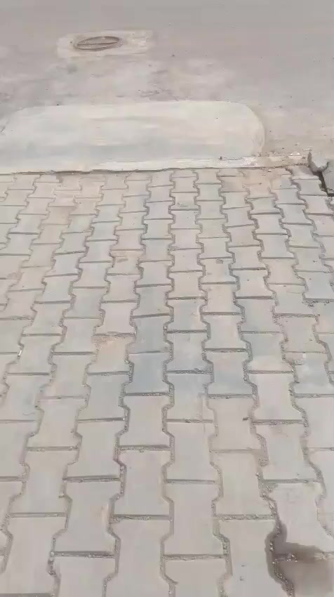 بيت تجاوز للبيع الحسينيه مال راشديه مسقط شارع ابو جلال علا شارع عشرين المساحه اكثر من 200 متر بناء جديد صارله اربع اشهر سعره البيت 15مليون بي مجال قليل *********** هاذا الرقم بس واساب *********** البيت علا شارع عشرين مو فرع وبصفك ماكو جيران حدايق
