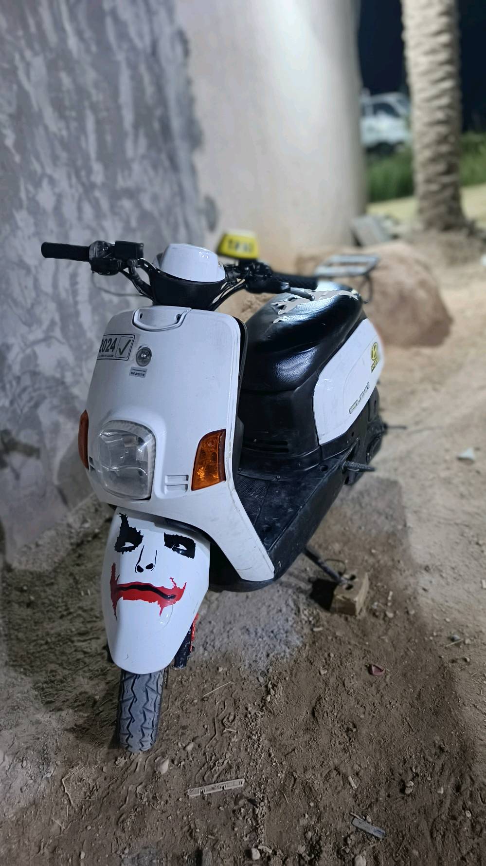 الموقع كربلاء طريق بغداد
بوليس 2007 مبدل بيها بس ولف
السعر 550 وبيها مجال حك الجيه 
***********