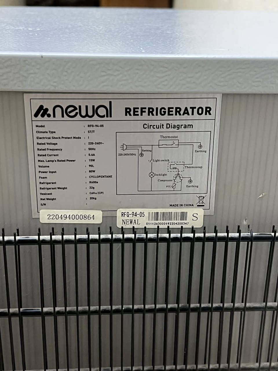 ثلاجة صغيرة  استعمال اقل الشهر شركة (NEWAL)
 الثلاجه نضيفة كلش السعر ٨٥ الف وبيها مجال بسيط  
للاستفسار مراسلة خاص


**إذا كنت صاحب هذا الإعلان وتريد حذفه لأي سبب، رجاءا أرسل رسالة إلى الدعم الفني**
