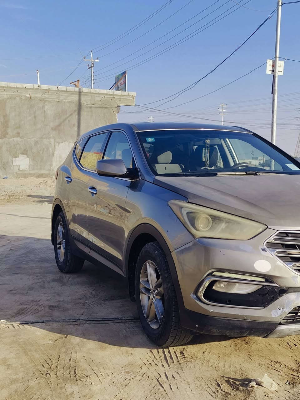 السلام عليك
‏# للبيع سنتافيا 2017 سبورت 
‏# رقم ذي قار  دولي باسمي سنويه ل29
‏تحويل ثاني يوم. 
‏# وارد امريكي (حادثهة بنيد و ربع الجاملغ) 
‏# محرك 2400 
‏# تبريد منفصل قطعتين 
‏# شاشة كامره دواره 
‏# مانع الانزلاق 
‏# تحكم ستيرن 
‏# تحكم ستيرن مود درايف 3 وضعيات قياده  
‏# السعر 150 $ بيها مجال بسيط 
‏# مكاني الناصريه مركز قرب المدينه المائيه 
‏للتواصل   ***********
‏# غير متواجد على الفيس
