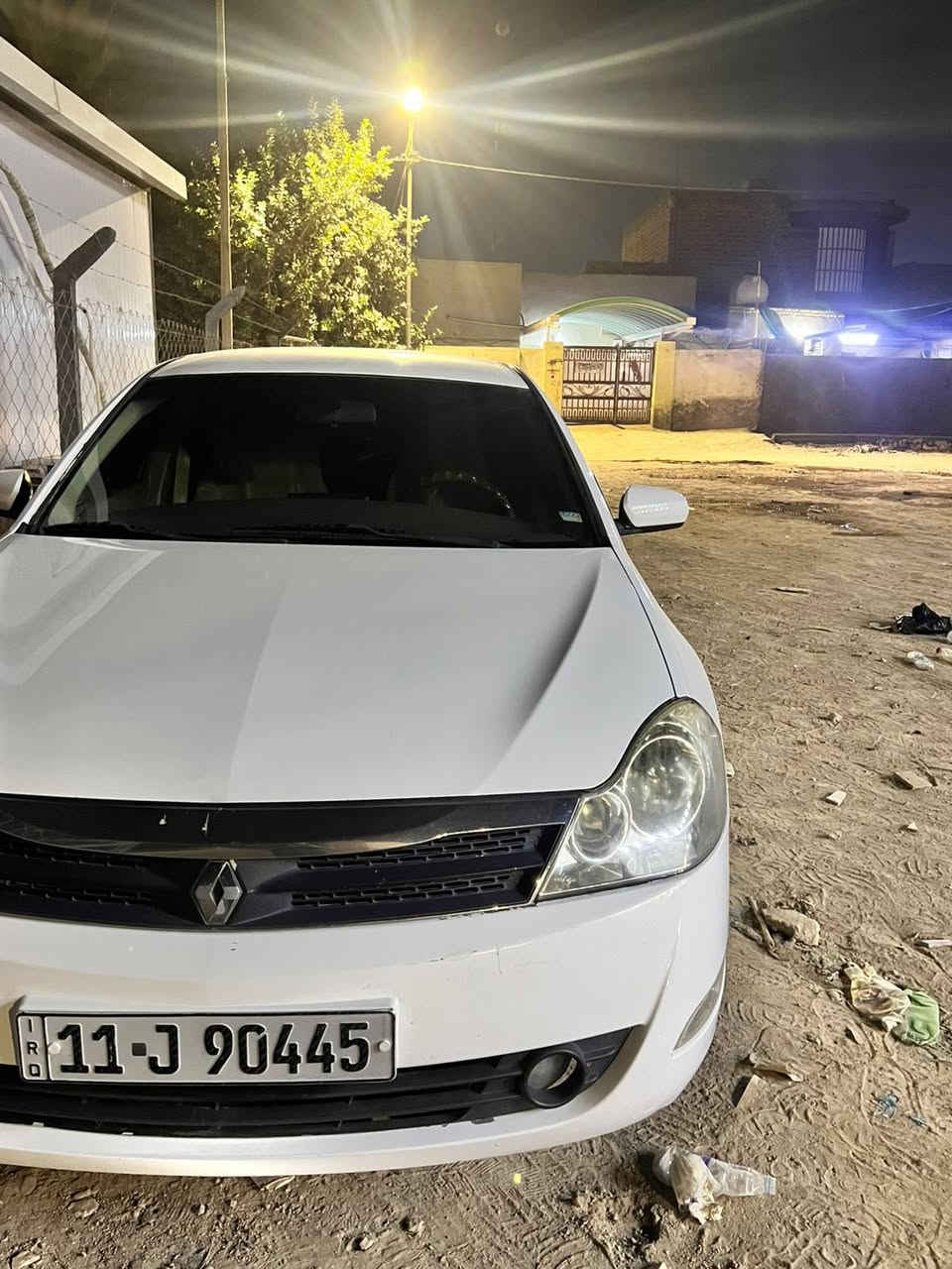 رينو سافران ٢٠١٠ ، ٤ سلندر  بيهه بارد بالباب عكس السايق ولباقي مكفول حدادية جديدة  دواخلها نضيفة كلش تدفئه بلكشنات السياره احلا من لصور وجديده كلش ***********
السعر 110 مكانهه ديوانيه رقمه بغداد الجديد مداور ثاني يوم
