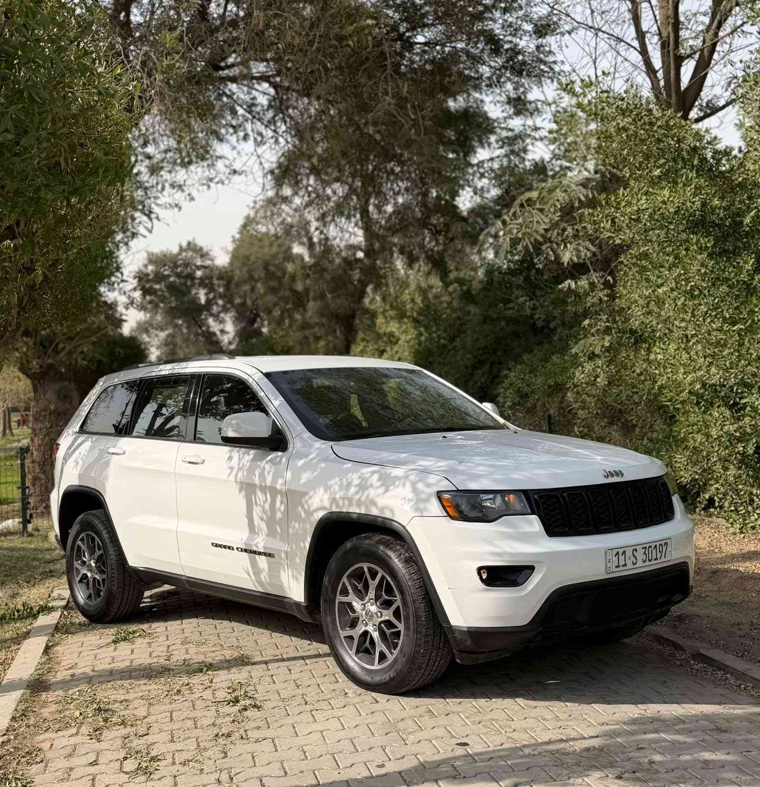 السلام عليكم
جيب (لاريدو )
موديل : 2021
ماشية : 55 الف 
المواصفات
بصمه 
كشنات كهرباء 
كشنات جلد + كنتارة 
شاشة 
كاميرا 
رادارات 
تحكم ستيرن جهتين 
كروز سرعة 
نظام سبورت 
نظام ايكو 
نظام اطفاء 
نظام توقف عند الاقتراب 
حساسات خلفية 
صاجات
ويل كب كروم 
بلوجكتور
قطعتين تبريد 
(رقم بغداد الجديد مشروع وطني بأسمي ) 
الحادث : جاملغ + بنيد + (بابتين صبغ ) 
( صور الحادث مرفقة + السونار ) 
السيارة جاهزه من كلشي بدون اي نقص . 
السعر : 188 وبيها مجال بسيط 
العنوان : بغداد الكاظمية قرب مرور الكاظمية معارض جكوك معرض الرحمن 
للاستفسار 
عبدالرحمن 
 ***********
 ***********
