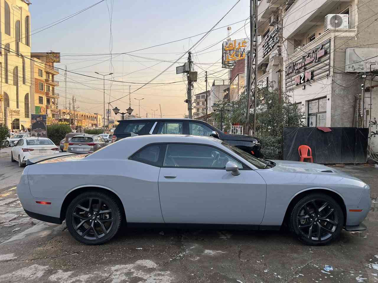 السلام عليكم
جالنجر 2022
وارد امريكي ضرر فقط بنيد مصبوغ وبيهه حافه الباب يم اليده صار بيهه صبغ باقي كفاله
((صور الحادث مرفقه داخل منشور)) وسونار هم
المواصفات : فول 1/1  عده فتحه رادار امامي
* كاميرا خلفية . 
* ⁠رادار امامي
* امكانية التحكم بوضعيات المقود كهربائيا . 
* حساسات خلفية . 
* ويل قياس 20 أنج 
* تشغيل عن بعد . 
* كشنات حضن 
كشنات جلد 
* ذاكرة لحفظ وضعيات الجلوس (ميموري) . 
*كشنات اماميه تدفئه تبريد
* كشنات خلفيه تدفئه
* نظام خرائط GPS . 
* شاشة كبيرة
* تدفئة ستيرن . 
* كير شفتر بالستيرن  
* لايت زنون
*رادارات جانبي
*نقطه عمياء 
ستيرن كهربائي
وبيهه بعد اهواي موصفات ما ذاكرهن 
مكاني بغداد الدوره 
السعر 192وبيهه مجال و الي ما يعجبه سعر يعبر المنشور وكون ممنون منكم
اي ستفسار اتصل وتدلل 
رقمي***********
