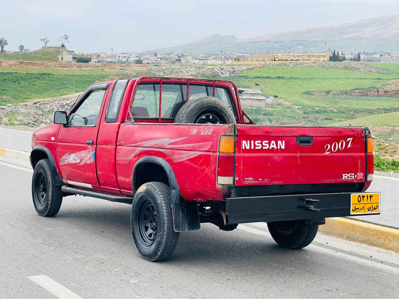 نیسان مۆدیل1995 گێرو مەکینەو دەبل اکسلی بەشەرت چوار تایەی نویی لەبنە مسرەفی تیدا نیە سەیارەکە هەیکەلی زۆر جوانە خازو بەنزینە دەعامی پشتەوەی ئاسنە سحری35 ئەشایی تەبریتی کامل پیوەیە   شوین کۆیە
ژم*********** كويسينجاك, أربيل
