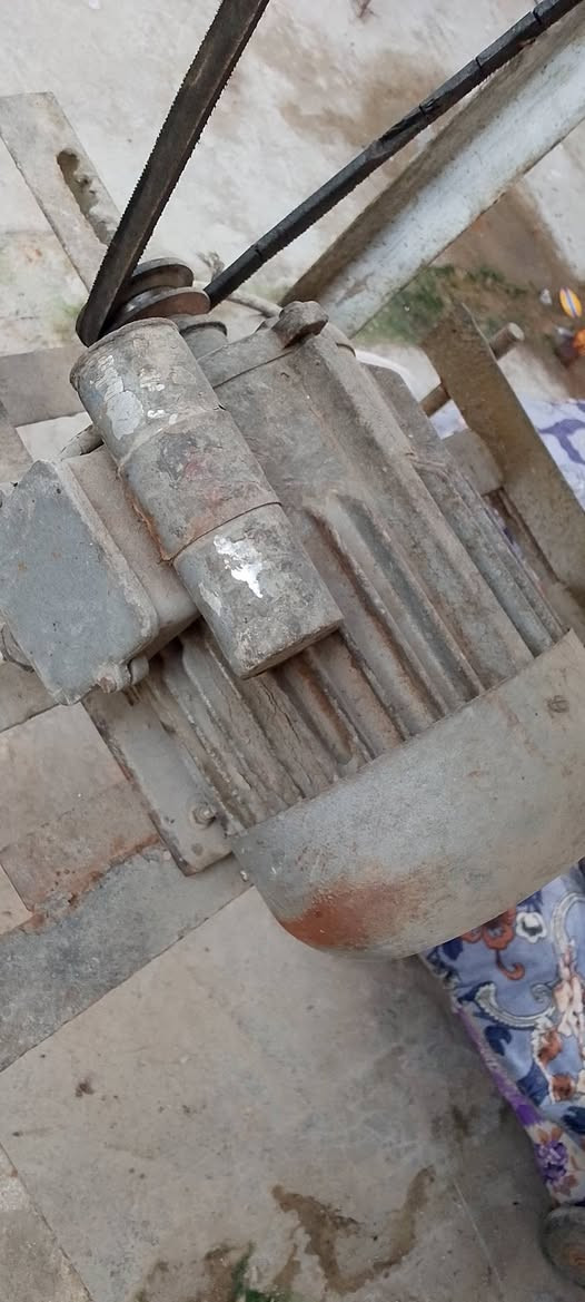 مكينة مال فلافل شغالة وقوية ويا ملحقاتها  

للتواصل ***********
