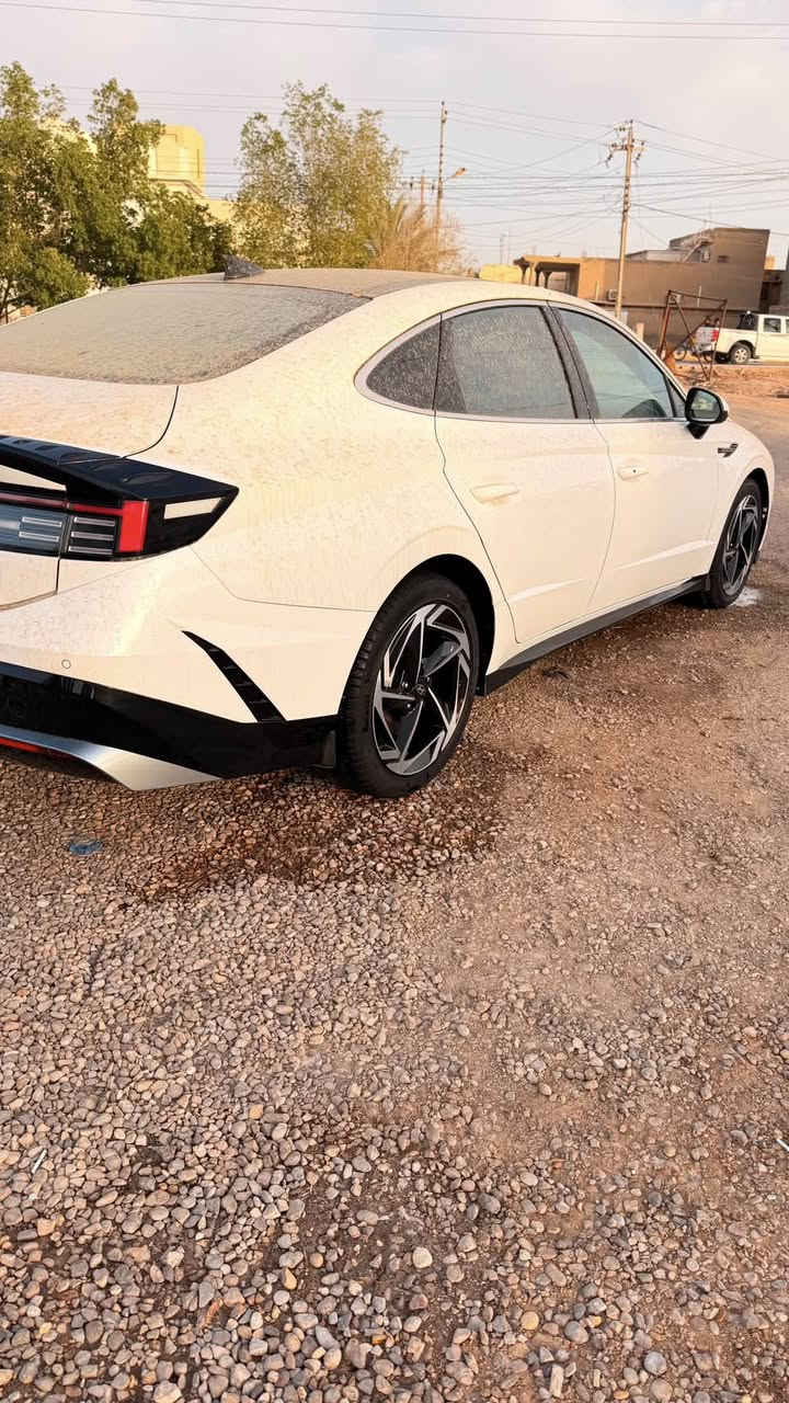 للبيع هيونداي سوناتا 2024 (خليجي)
كفاله 
فول مواصفات (1/1) للاخير
السعر ٢١٨ سعر مناسب 
المحرك: 2500
الممشى: 55 الف
رقم (بغداد)
سيارة نظيفة وجاهزة
المواصفات:
بصمة أبواب + تشغيل عن بعد سقف بانوراما
كشنات كهرباء
لايتات زينون (عدستين عالي وناصي)
حساسات أمامي وخلفي
إنارة داخلية متعددة الألوان
هاندبريك بصمة + أوتو هولد
شحن وايرلس
منافذ تايب سي أمامي وخلفي
شاشة متصلة كبيرة
صندوق كهرباء يفتح عند الاقتراب
شفتات على الستيرن
نظام ترحيب
(Normal / Sport / Sport+/ 
Custom) وضعيات
مكان سياره بسماوه
رقم موبايل ***********
