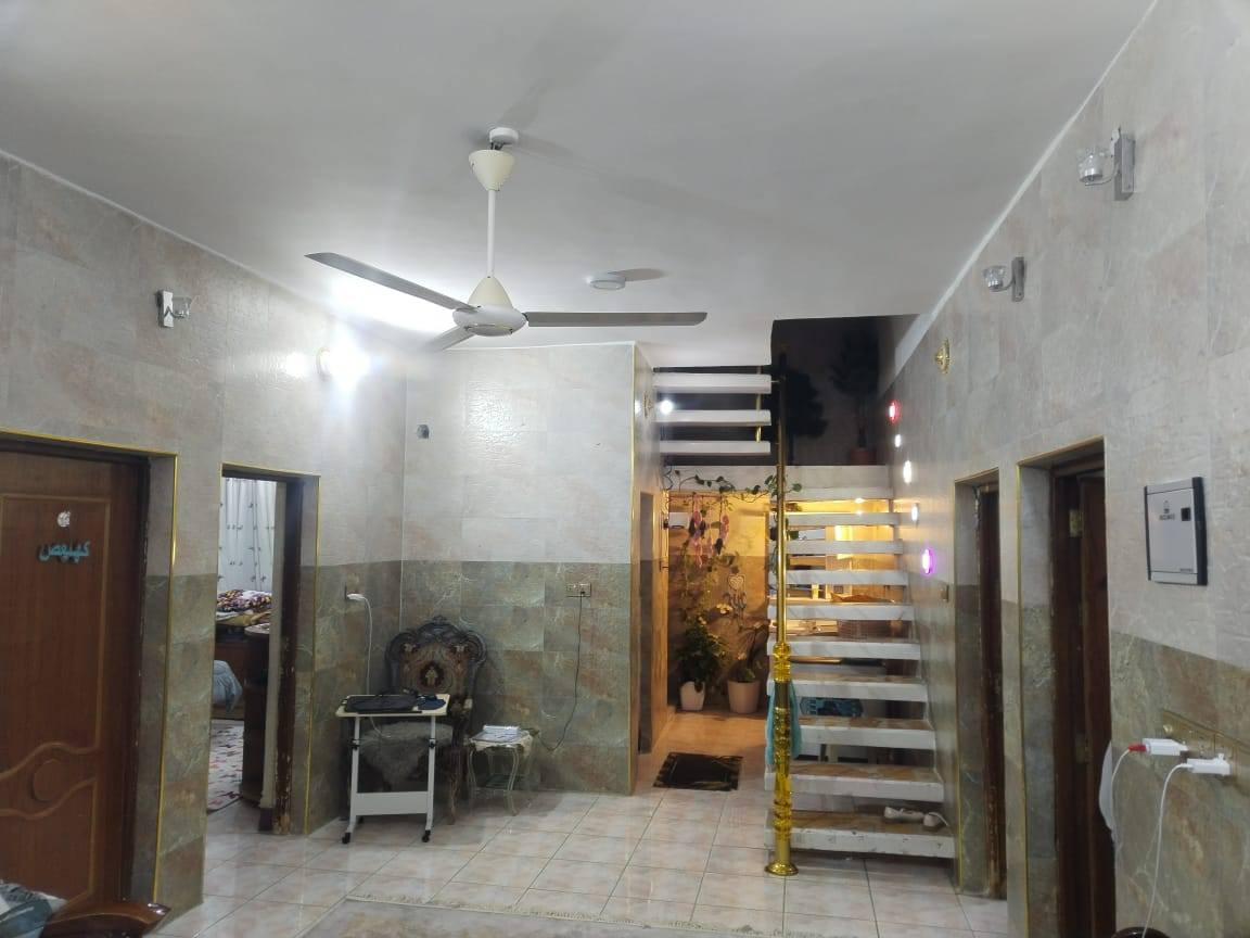 ✨🫧عقار تجاري 300م دار +محلات بدور العمال🫧✨

✨🫧 رقم الاعلان ((78)) 🫧✨

▫️المنطقة : ((دور العمال))

🫧نوع العقار : ((عقار تجاري))

▫️المساحة : ((300م))

🫧الوجه : ((10م))

▫️النزال : ((30م))

🫧عرض الشارع : ((20م))

▫️حالة  البناء : 
((الدار 1999
المحلات حديث))

🫧 عدد الطوابق : ((طابق ونصف))

🫧تفاصيل البناء:: 
الطابق الاول يتكون من: استقبال وهول ومطبخ وغرف نوم عدد (2) وصحيات ومحلات عدد(2)
الطابق الثاني يتكون من::غرف نوم عدد(1) طرمة

▫️أقرب نقطة :((مجمع الروان ))
 
✨و لمزيد من التفاصيل يرجى التعليق (((ب تم)))

✨او زياره مقرنا الكائن في الخاجية شارع 40 مجاور الابتسامة الذهبية

 او الاتصال على الرقم 
***********
