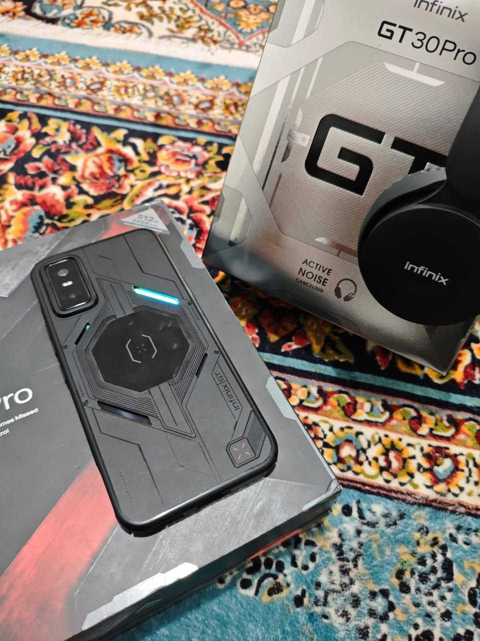 للبيع Infinix GT 30 Pro 5G - نسخة 512GB 🔥📱 
✅ ذاكرة داخلية 512GB ✅ رام 12GB + 12GB رام افتراضي ✅ معالج MediaTek Dimensity 8350 Ultimate ✅ شاشة AMOLED بحجم 6.78 إنج وبدقة عالية ✅ معدل تحديث 144Hz فائق السلاسة ✅ بطارية 5500mAh تدوم لفترة طويلة ✅ شحن سريع 45W ✅ كاميرا رئيسية 108MP + كاميرا واسعة 8MP ✅ سماعات ستيريو بصوت قوي ونقي ✅ بصمة داخل الشاشة ✅ يدعم شبكات 5G ✅ NFC ✅ أزرار GT Trigger للألعاب ✅ إضاءة RGB خلفية مميزة. مع سماعات محيطيه الخاصه بجهاز 
🟢 استخدام قليل جداً 🟢 الجهاز نظيف وشبه جديد 🟢 مع كارت الضمان 🟢 الشاحن الأصلي وكامل الملحقات 🟢 خالي من الأعطال والصيانة
📍 الموقع: السماوة
💰 السعر: 450الف
📞 للاستفسار والتواصل على الخاص.


**إذا كنت صاحب هذا الإعلان وتريد حذفه لأي سبب، رجاءا أرسل رسالة إلى الدعم الفني**