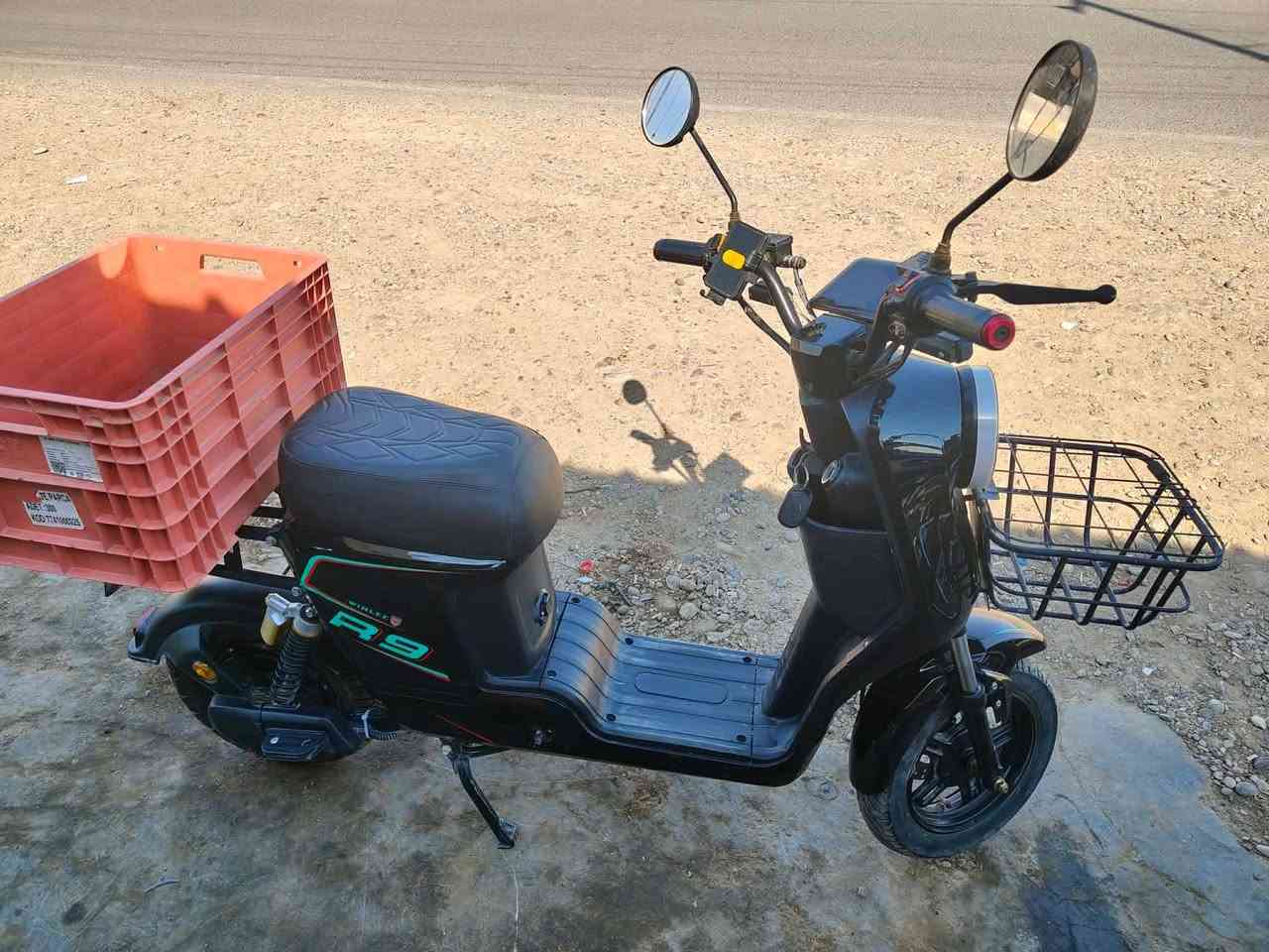 السلام عليكم
مكلف بالنشر
يوجد موطور شحن R9 للبيع
نظيف حيل شغال
ما يعوزو كلشي بس تشغل و تمشي
تواير جدد
صويجين و بصمتين و كرتين
ملف 1200
بطاريات 32 انبير وني الاصلي
السعر المطلوب 325
خاص ما متواجد
رقم ***********
ملاحظه البطاريات بيهن ضعف قليل ما يطفن خلاص
