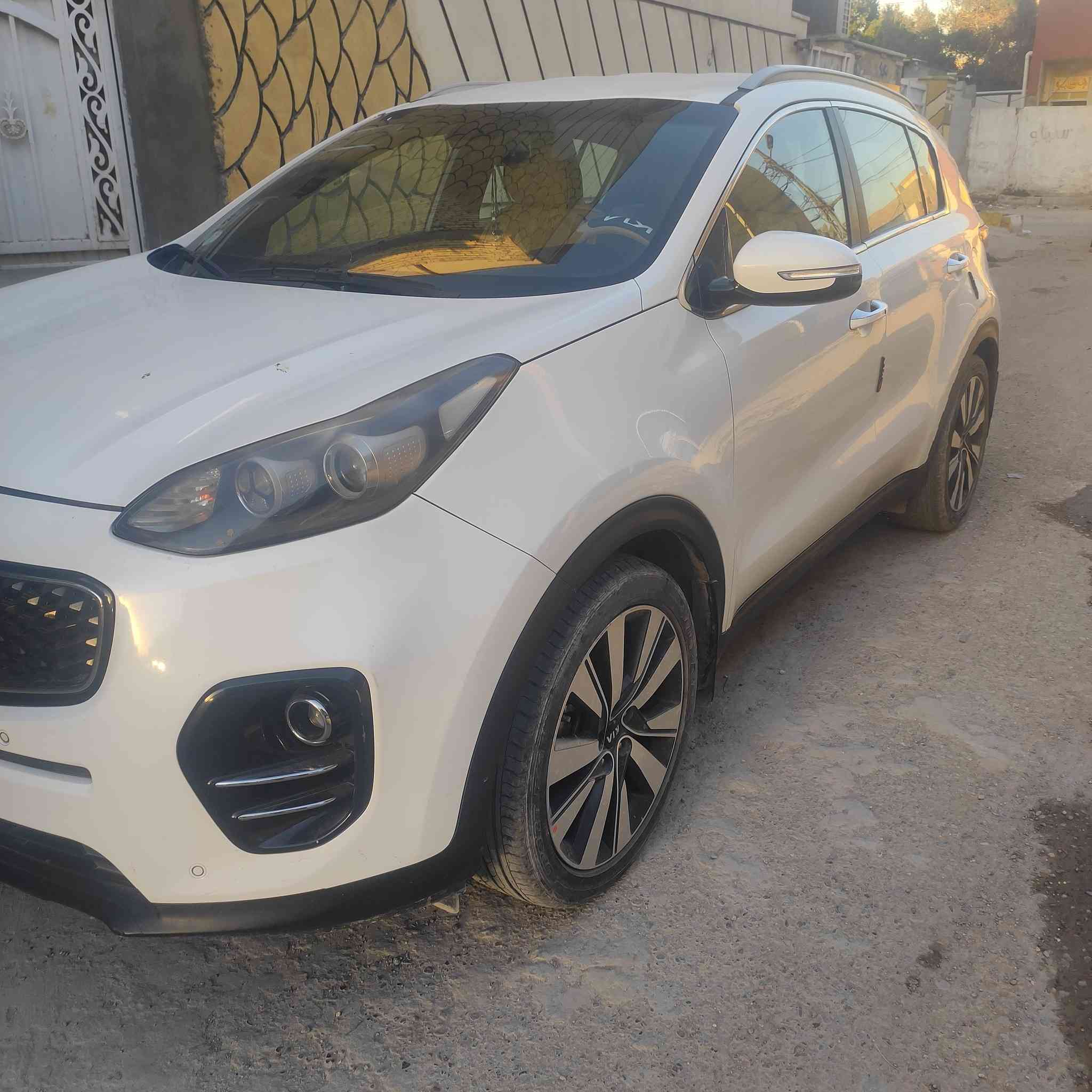 السلام عليكم كيا سبورتج خليجي م 2017مواصفات اشاير ترحيب جرس ب 120حساسات امامي خلفي تحكمات فول عدا الفتحه سونار بيه تريد تفحص براحتك عنوان الدوره شارع 60تلفون *********** السعر 173بيه مجال
