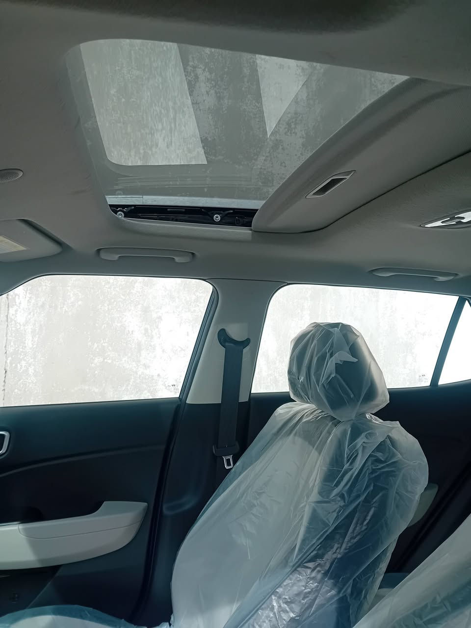 السلام عليكم
فينو موديل ٢٠٢٤  مرقم بغداد 
فول مواصفات 
فتحة 
بصمة 
رادارات امامي وخلفي وجانبي 
داخل لونين 
صور الحادث بالمنشور 
بارد بمقدمة البنيد فقط 
ايرباك ستيرن 
مكان السيارة بغداد 
السعر ١٤٨ ورقة وبيها مجال بسيط للشراي 
***********
