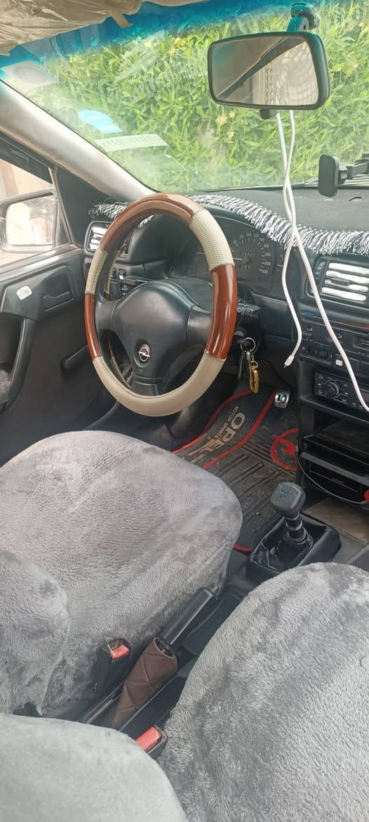 1_ اوبل فكترا محرك 18 بالشرط
كير عادي الكير  بالرابع يفلت بس اذا تخلي ايدك عل كير مابي عيب هاذا الخلل بي بس بيه خياس بالدوسات وبيه جلح سيارة بدون معجون وبدون حادث  دشبول كشنات نضيف كهربائيات شغال سنوية مشروع وطني لحد 2028بطاقة بانزين موجوده شرط التحويل سعره 30 بيه مجال بسيط مكانه كركوك الحرية رقم موبايل *********** الشراي يخابر ماارد عل تعليقات كركوك, العراق
