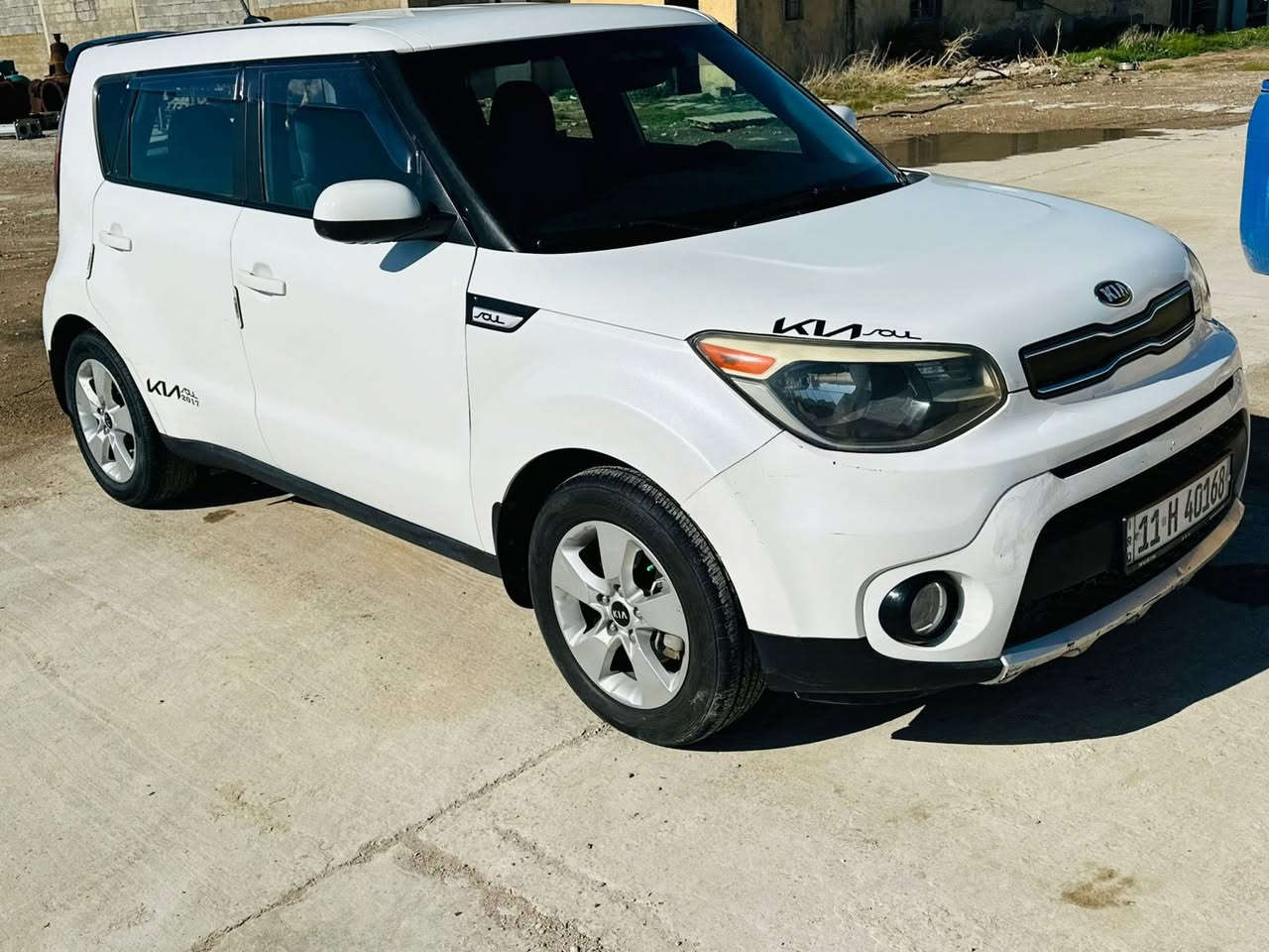 كيا صول 2017 السعر ١٠٤
ماشية 65 الف محرك 1600 
ضرر جاملغ السكن مبدل نفس اللون + 
4 قطع صبغ بسبب الشخوط 
السيارة جاهزة من كلشي وناعمة تخبل 
رقم بغداد باأسمي

***********
***********
