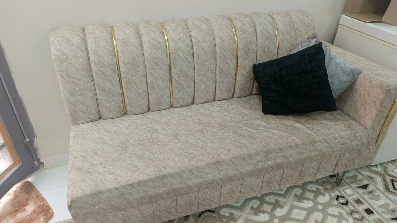 تخم ١٠ مقعد نضيف
سعر ٢٥٠ الف 
العنوان كربلاء الحر
تواصل فقط على هذا الرقم ماكو خاص
***********
