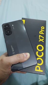 بوكوX7 PRO لون اسود غراضة كامله  اخو الجديد مشحون 35 مرة ذاكرة 512 وعش...