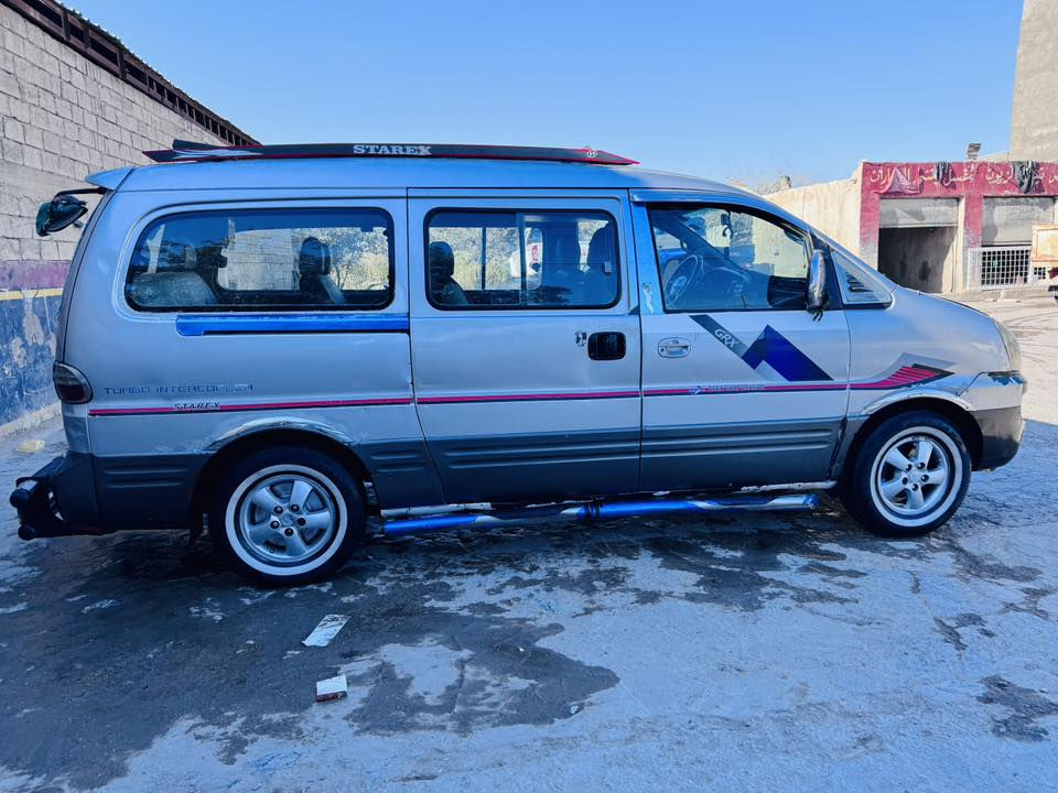 السلام عليكم ستاركس للييع موديل 2006 بغداد الماني محرك
مفتوح كير عادي تخم تاير شاصي واحد معمر شي قليل مكينه جديده 
مكفوله من الصبغ والضربه السعر 70 وبيه مجال قليل العنوان بابل 
***********/
***********
