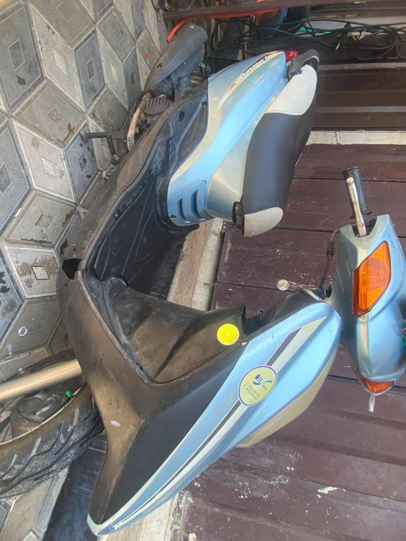 للبيع فقط مكفوله دراجه برغي ما مفتوح بيها كلها ختم واحد خير من الله سلف وهندر سعرها 550 وبيها مجال حك الجيه مكاني الزعفرانيه ***********
