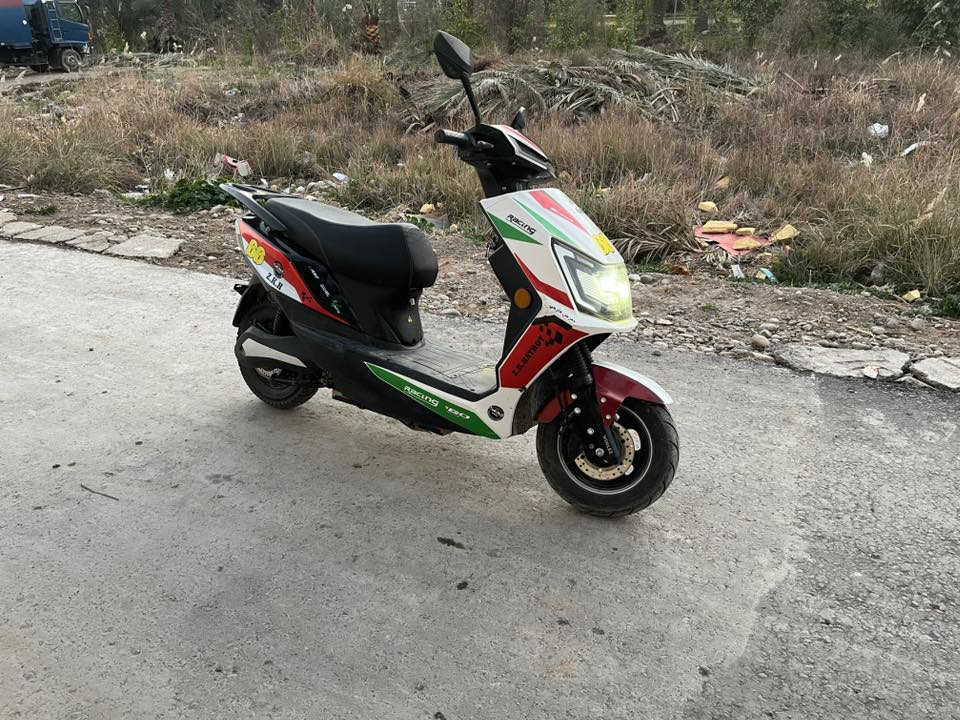 دراجة سكنس شحن بطاريات 🔋 ليثيوم دراجة ماشالله اخذتها مليون وميه سعر ٩٠٠ بيها مجال عنوان بغداد ***********
