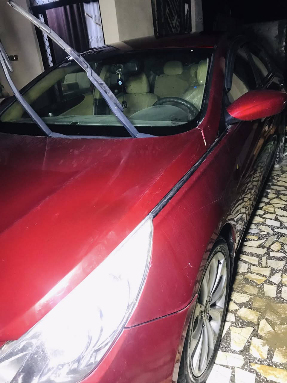 السلام عليكم سوناته موديل ٢٠١٢وارد امريكي سياره نضيفه خير من الله مال جناي سياره على ايدينا محرك ٢٤٠٠جيدي اي سياره محركه بجيس لا تنقيص  لا تبخير منضومت زنون تايرات حالى جيده صدر حداديه مكفولات سونار مرفق.ويا الصور للستفسار اتصل على الرقام 
***********
