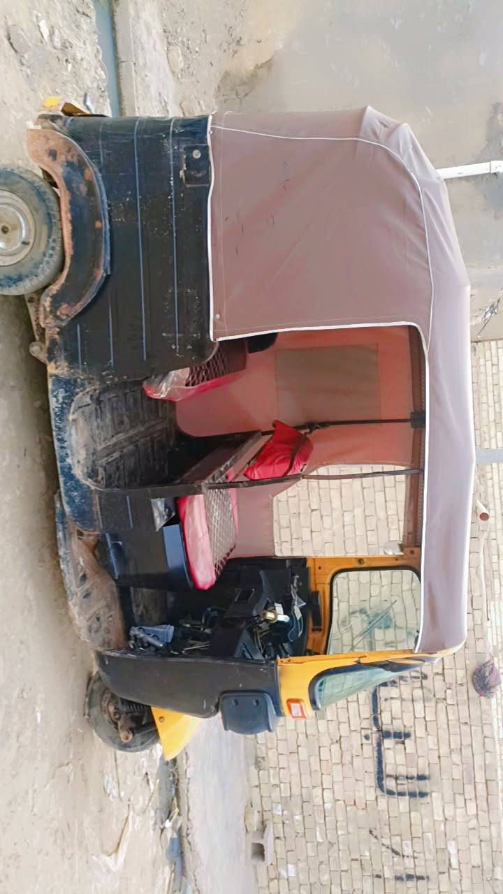 تكتك 2017 نظيفه خير من الله اوراقها كامله السعر 3 ملايين
رقم ***********
