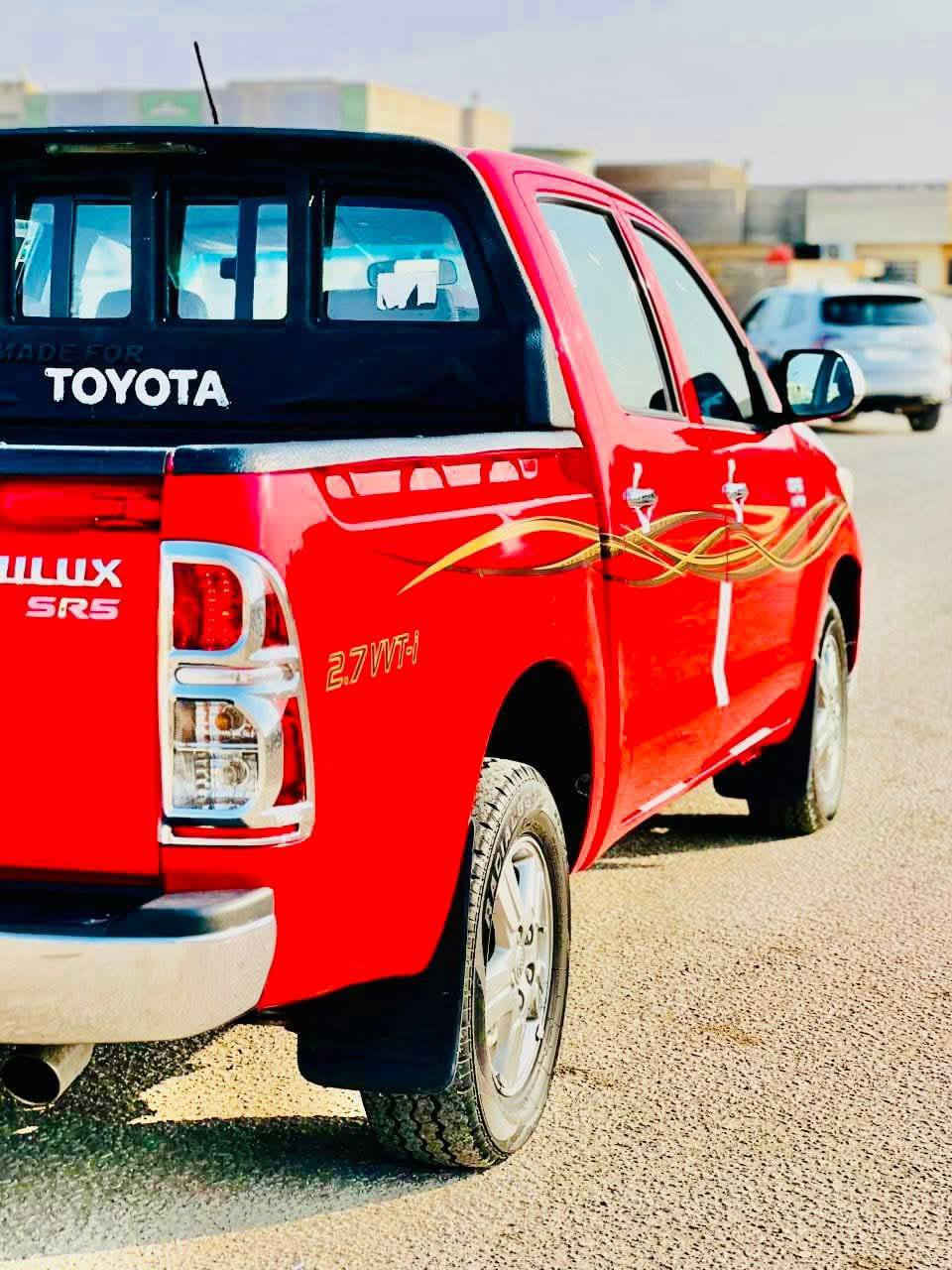 سلام عليكم تيوتا هايلوكس ناصيه 2015 سياره جديده مكفوله كفاله عامه بيه جاملغ اصلي مبدل بدون دواخل فتح وشد محرك مامفتوح كير اوتوماتيك حداديه جديده تخم تاير جديده رقم بغداد دولي انكليزي تحويل مباشر السعر 205 وبيه مجال للشراي اي استفسار اتصال 
***********
