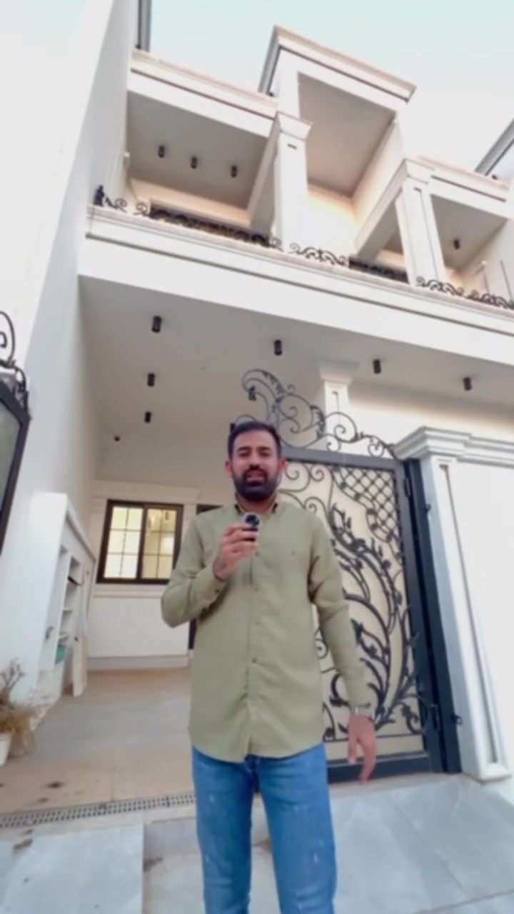 عرض جدا مميز
دار للبيع بسعر مناسب 
#العنوان حي عدن 
#مساحة ١٥٠ واجهة ٧ونص
***********
