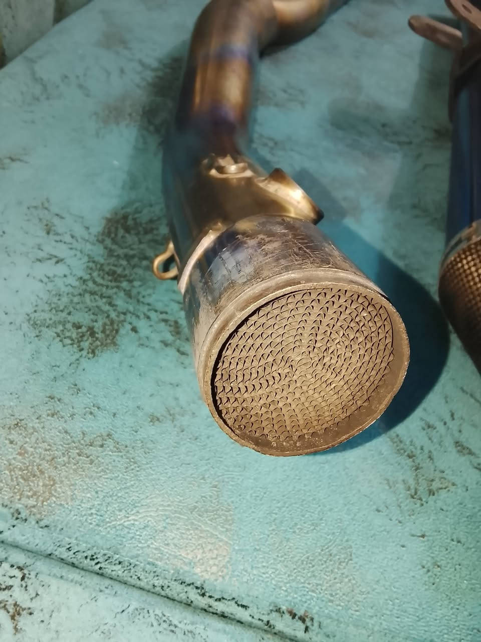 صالنصة يوش مارة تيتانيوم اصلية بيهة حجر بية قفيص ***********فايبر كاربون حلك فايبر كاربون حقيقي
