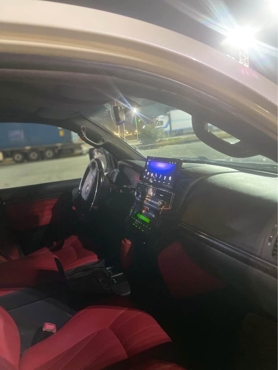 السلام عليكم جكساره كاز سياره بيه بارد فقط بدون صبغ جاهزه من كلشي مكينه وكير جدد موديل ٢٠١١ مكاني بصره *********** رقمه مميز البصرة, العراق
