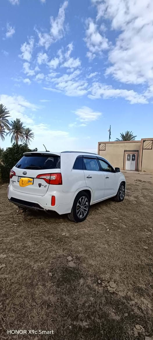 سلام عليكم 
سورنتور موديل 2014 امريكي
السياره بيه قطع صبغ ابيع حزام 
رقم بغداد باسمي شخصيا
فول 1/1
محرك 6V سته سلندر 
بنوراما
اشاير بل مري 
بصمه تشغيل 
7 راكب
بصمه ابواب
كشنات كهرباء 
باقي مواصفات الفول معروفه 
كير محرك ما مفتوح 
مكان السياره بابل ورديه خارج 
السياره معروضه 152 وبيه مجال قليل جدا 
***********
***********
