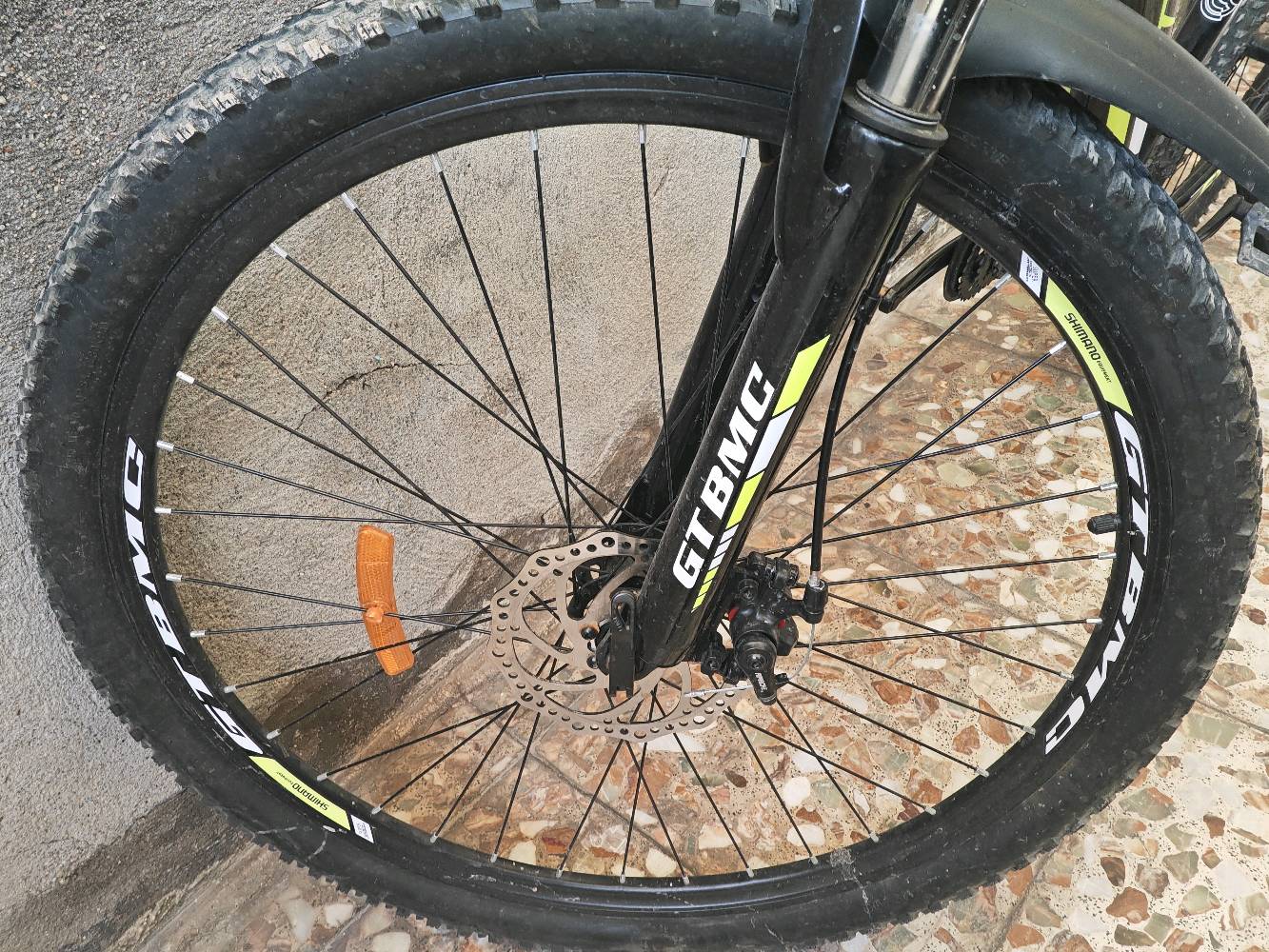 العنوان:الشعب فلكه صباح الخياط
الحجم:26.5
المميزات:بايسكل رياضي امريكي
 كير خلفي8نمر كير امامي 3نمر 
جيد للمسافات الطويله
وايرات دفن 
بريك دسك دهن
التايرات جديده شيمانو و مكينه شيمانو 
دبلات  دهن مريحه جدا 
تم المشي فيه قليلا فقط للتجربه
الهدايا:فدراليه ضوء شرطه مع لايت و جرس طاقه شمسيه و شحن تايب سي ياتي معه سرج مجاني
قابل للمفاوضه السعريه 