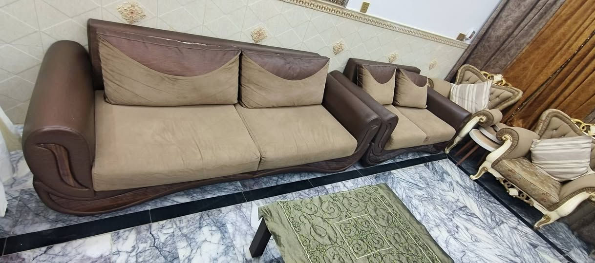 سلام عليكم تخم عشر مقاعد تفصال نضيف حيل طبله وسطية ويا سفنج ما نازل ابد مكاني بغداد ام الكبر والغزلان ***********
