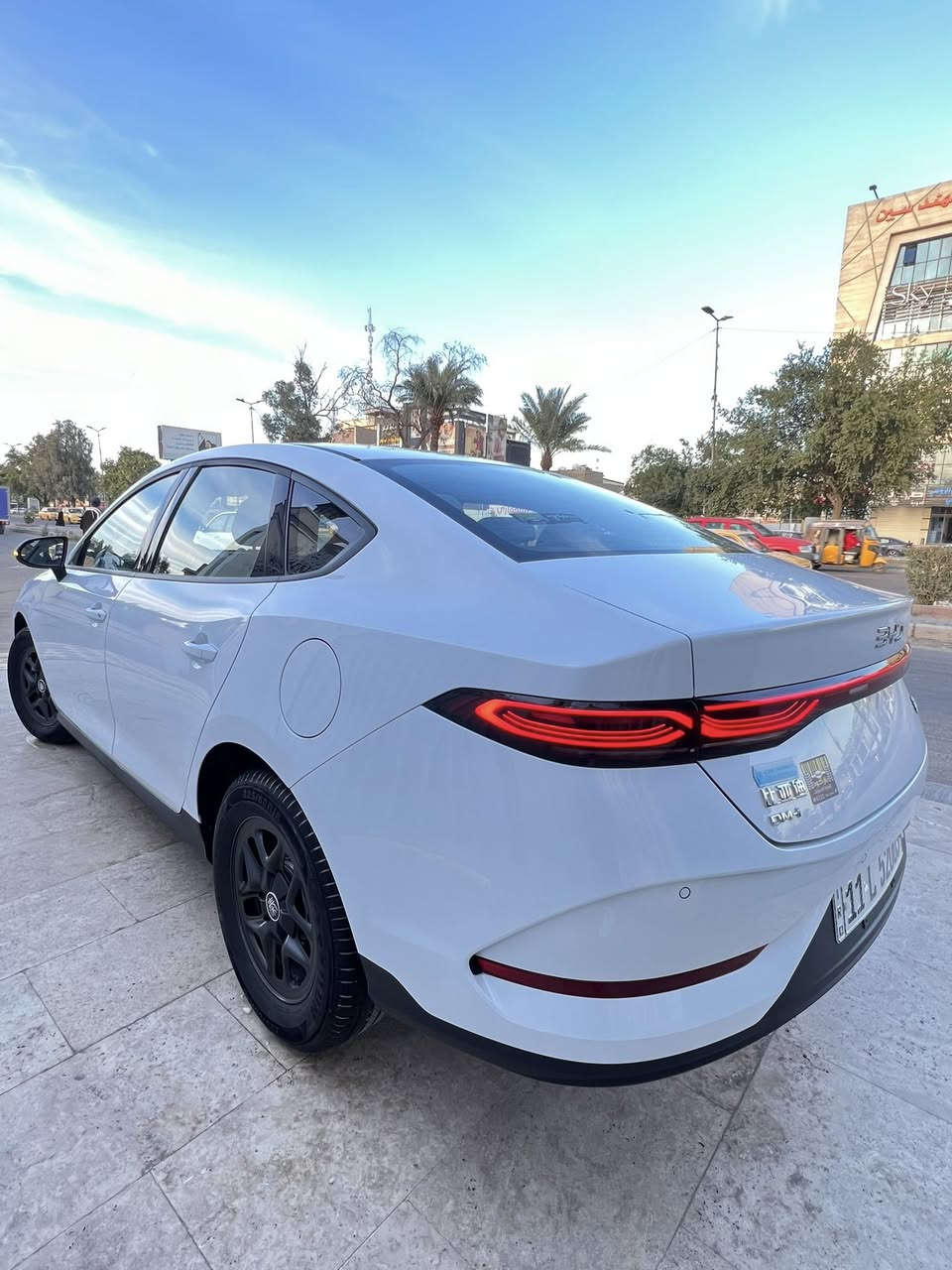 السلام عليكم الشراء يتصل بدون تعليقات رجاءا🤍
*********** واتساب متوفر واتصال
بي واي دي جن بلاص 
موديل 2025 مرقم جاهز
اللون ابيض
هايبرد و كهرباء و بانزين
تشغيل عن بعد 
كراسي جلد
كامرات 360د
تثبيت السرعه
محرك 1500
حساسات خلفيه
شاشة وسطية
زيرووو 
كفاله عامة 
ماشية 3500km
السعر 19مليون و 100 مجال حگ لجيه
مكانها شارع فلسطين او مشتل
