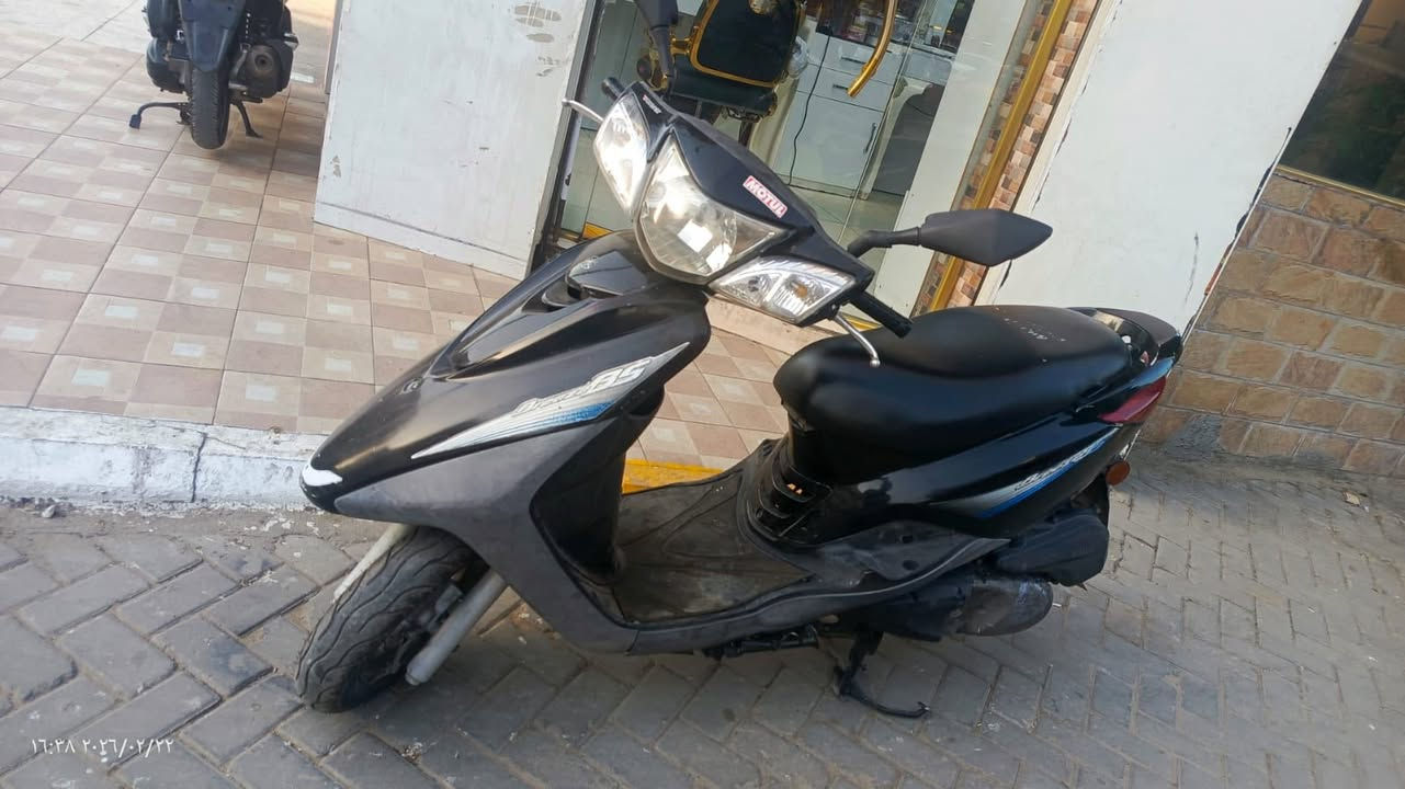 سلام عليكم  دراجه بريز نضيفه للبيع سعر مليون ***********
