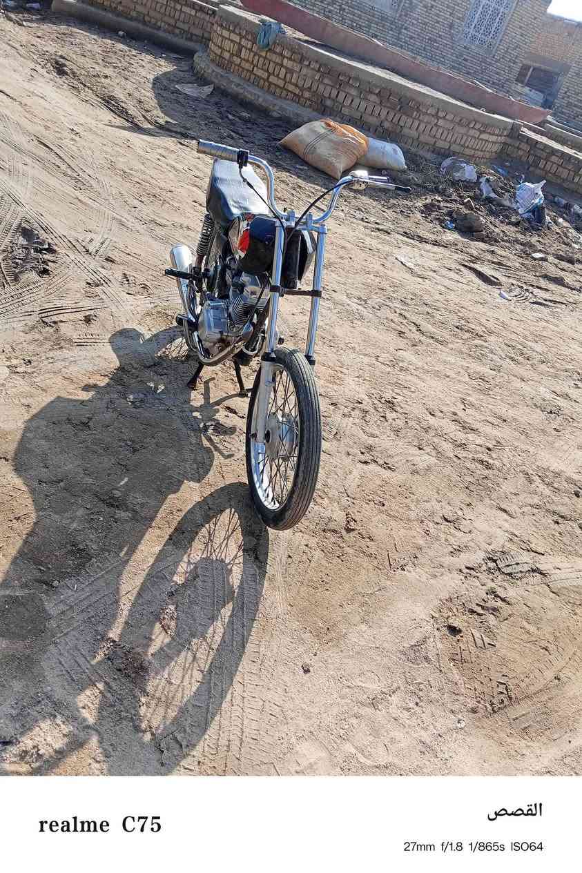 نامه كلك كلك كلك محرك مفتوح مره وحده دراجه شوفت عينك خير من لله وين ماتريد سعر 350بيه مجال قليل كلش مكلف بنشر رقم صاحبه ***********
