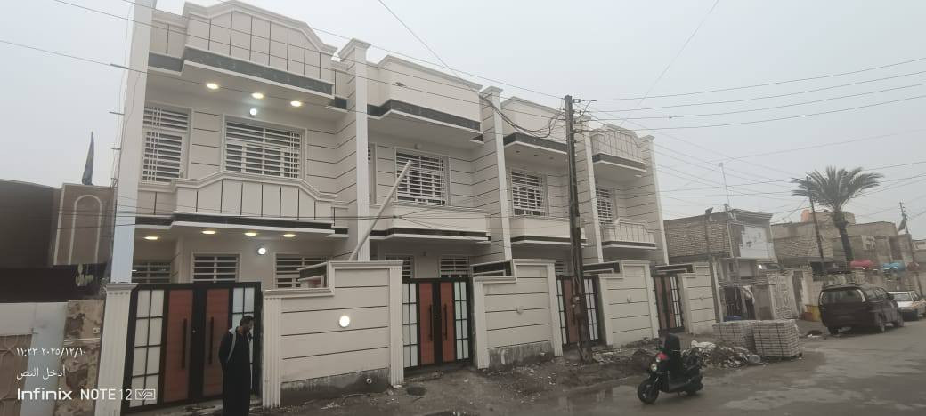 بسم الله الرحمن الرحيم مشتملات للبيع متوفره  جدد درجه اوله  مكانهن قرب كراج الأسدي  ومنطقه الجريخي  مساحتهم 100 متر بيهم خارطه 3 نوم للستفسار  مكتب الرواد *********** ويعلن مكتب الرواد تقديم القروض ولمبادره موافقات خاصه بدون اي مقدمه لحد ماتستلم القرض  يله اسلم اتعاب المحامي
