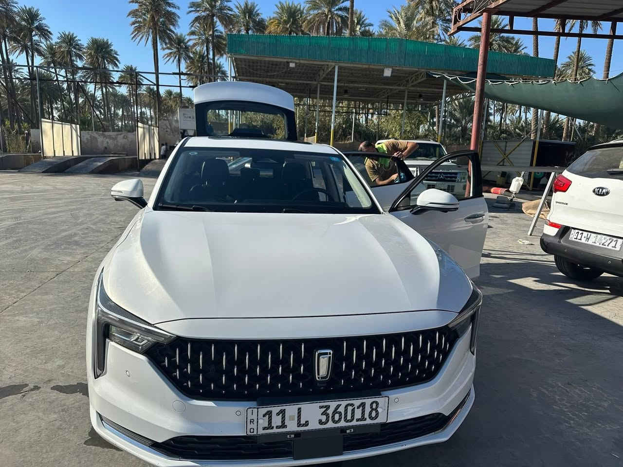 السلام عليكم ورحمه الله
اخوان فاو b70  لكشري سبورت سياره فول للأخير مكينه 2000 تيربو معروفه مواصفات الفول
السياره امتاز الماني
كامرات ٣٦٠
اوتو ستوب
اوتو درايف
اوتو بارك
ماسحات تشغيل الي
لايت اوتو
حساس امامي خلفي وجانبي
رادارات 
بانوراما
الداخل جلد
أشاره تتبعيه
اشاير بالمري
كشنات تدفئه تبريد
قطعتين تبريد
وبعد بيها هواي مواصفات
السياره بعدها بضمان الشركه 
تحويل مباشر

 السعر 155مكاني بغداد
 للاستفسار ***********
