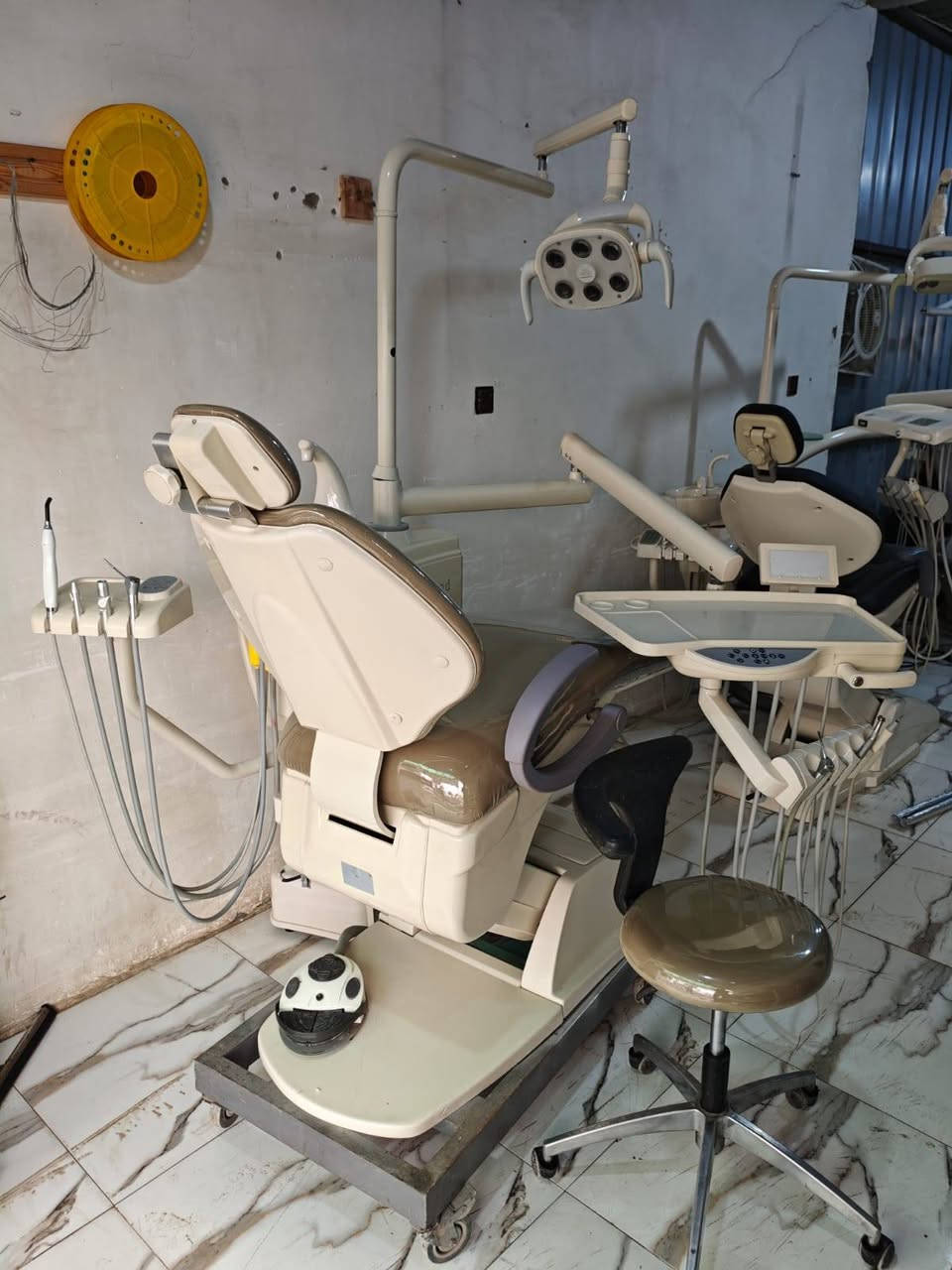 للبيع كرسي اسنان نوع دايمند  مؤهل   بسعر مناسب رقم الهاتف *********** ابو هادي
