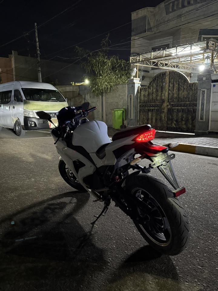 بطح شحن كهرباء
ملف 3000 بطارية 6 وضع P وR وجديدة
الدراجه نظيفه والضوه كلش قوي 3نمر
ترجع بك الدراجه كلشي شغال بيها اشاير كلها
وياها شاحنه ومكان الدراجه بغداد المحموديه
والسعر المطلوب بيها مليون و 200وبيها مجال
***********
