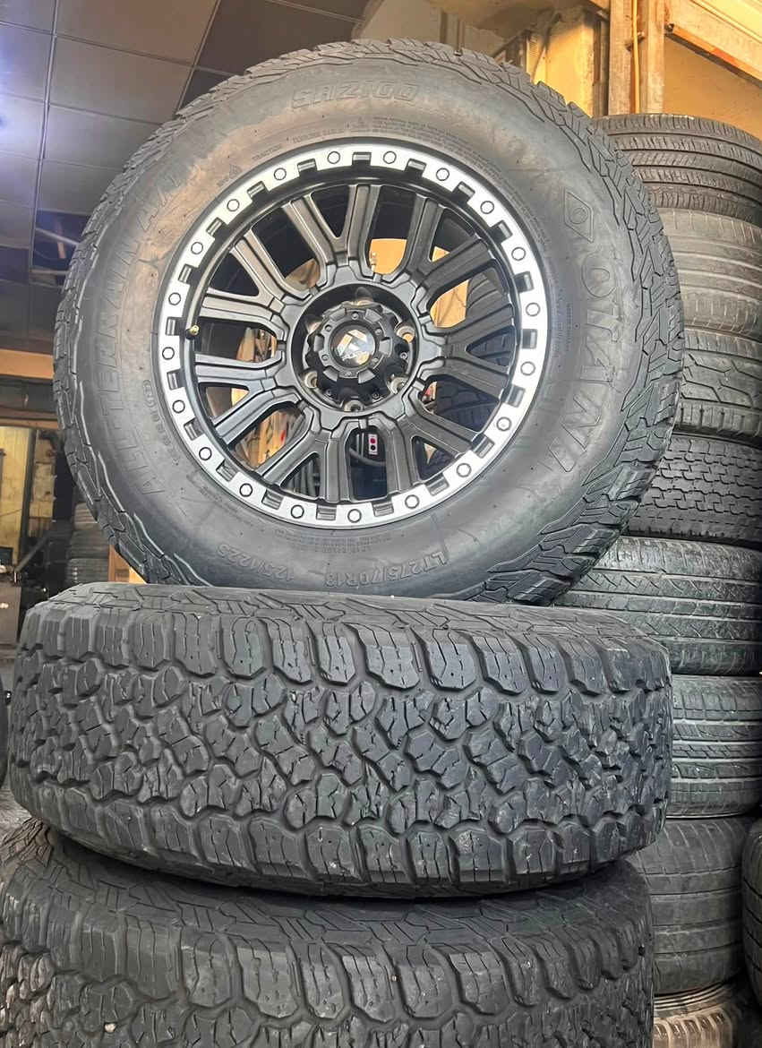 للبيع او مراوس
طخم ويلكب حجم18 سته برغي 
سبيسر بلادي يرهم(رام .جمسي سيرا .تاهو سلفرادو )
مع طخم تاير تايلندي 275/70/18
***********واتساب/شريحه

