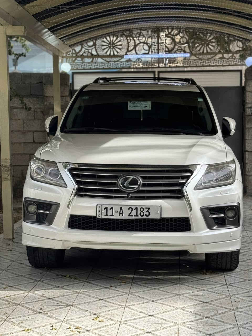 السلام عليكم لكزز LX5700 V8 بريم اصل موديل 12 كفاله عاامه عدا شخط خفيف بلصفحه رقم بغداد 4 ارقام مميز تحويل ثاني يوم لون الداخل مشمشي المرغوب منضومه زنون عالي ناصي مواصفات الكزز معروفه ميحتاج اذكرها سنويه تسقط 2031 هزه جديد كلشي كامل بيها والسياره على وضع الشركه ماشيه 160 حقيقي 
مكان السياره بغداد الدوره  السعر 38 وبيها مجال بسيط
***********
