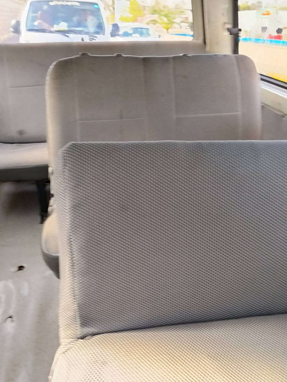 سلام عليكم شباب ليفان ٢٠١٤ محرك وكير خير من الله ٣٥ وبيها مجال قليل مكاني كاظميه  على النت للاتصال ***********
