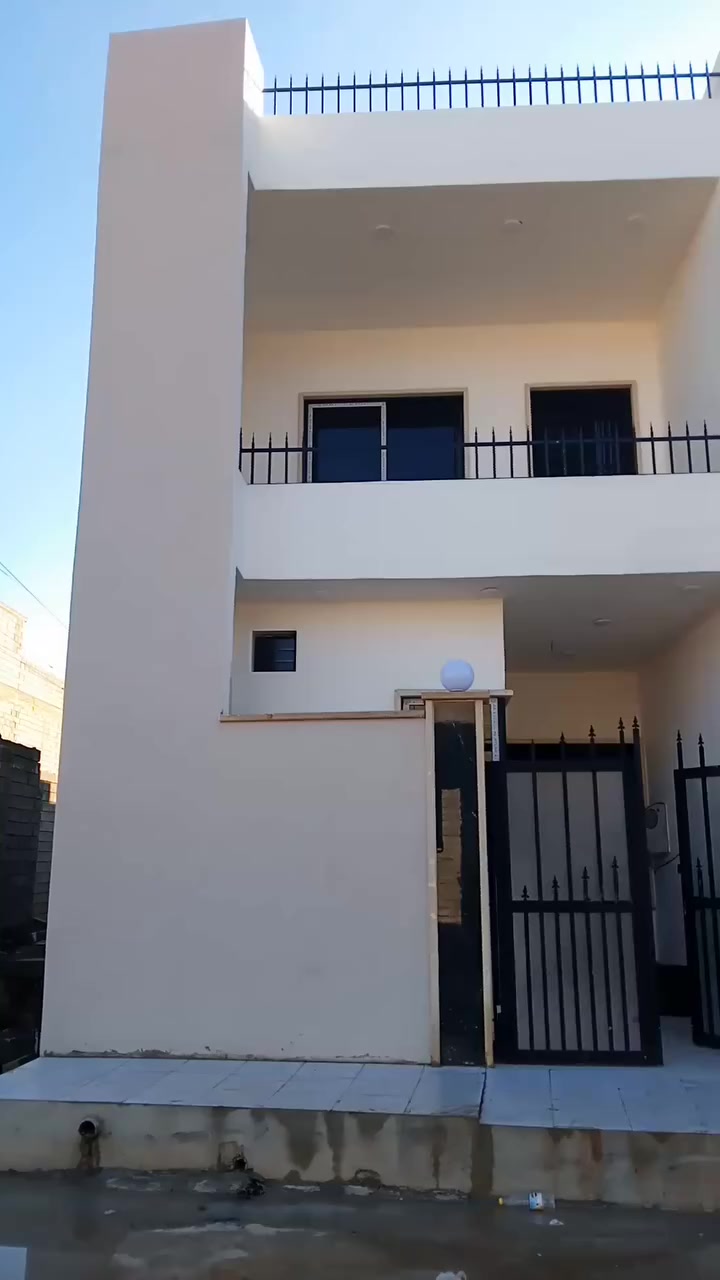 عروض مكتب انوار الخير
دار للبييع جمعيه غرفه تجاره
منطقه حي تعليم 
مساحه ١١٠ متر طابقيين
طابق الول استقبال ومطبخ 
وهول وغرفه نوم وصحيات
طابق ثاني غرفتين نوم وصحيات
جمعيه غرفه تجاره 
خدمات كامله ماء كهرباء تبليط
سعر ٨٥ مليون 
***********
*********** ابوعمران
