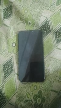 للبيع فحم في فحم ايفون 8 بلص يحتاج شاشه فقط ايفون x عادي يحتاج شاشه وض...