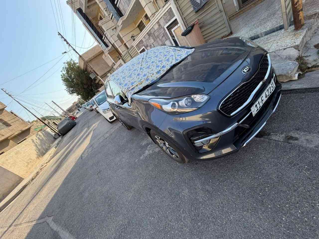 سلام عليكم
Kia Sportage

وارد امريكي
2020

السياره فول مواصفات ماعده البانوراما 
كشنات كهرباء 
تحكمات ستيرن
رادارات وبعد بيها موصفات

محرك 2400gdi
السياره صدرها جديد شركه
تايرات جديد 
السياره نضيفه كلش مال بيت 
ماشيه تقريبا  36 الف ميل 

ضررها 
خشم بنيد مصلح 
وقبغ جنطه فقط 
السياره جاهزه من كلشي مابيها ولا نقص

سعرها 160وبيها مجال 
***********
للتواصل واتس اب او رقم الهاتف
