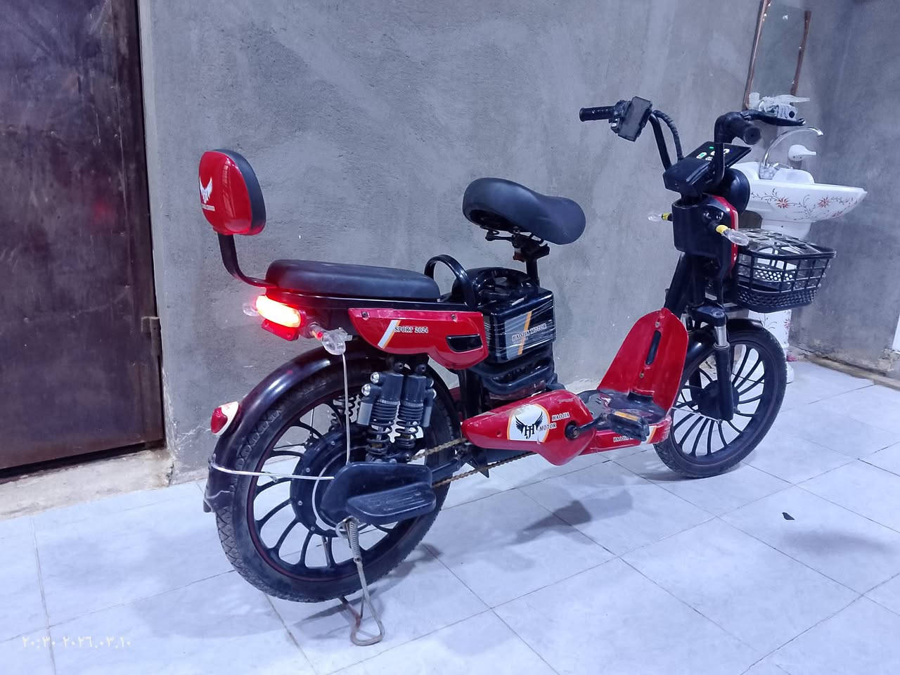 سلام عليكم دراجه شحن البيع نوعيته لا صليه دراجه جديده مستخدمه قليل ما متعوبه مكاني شطره ***********
