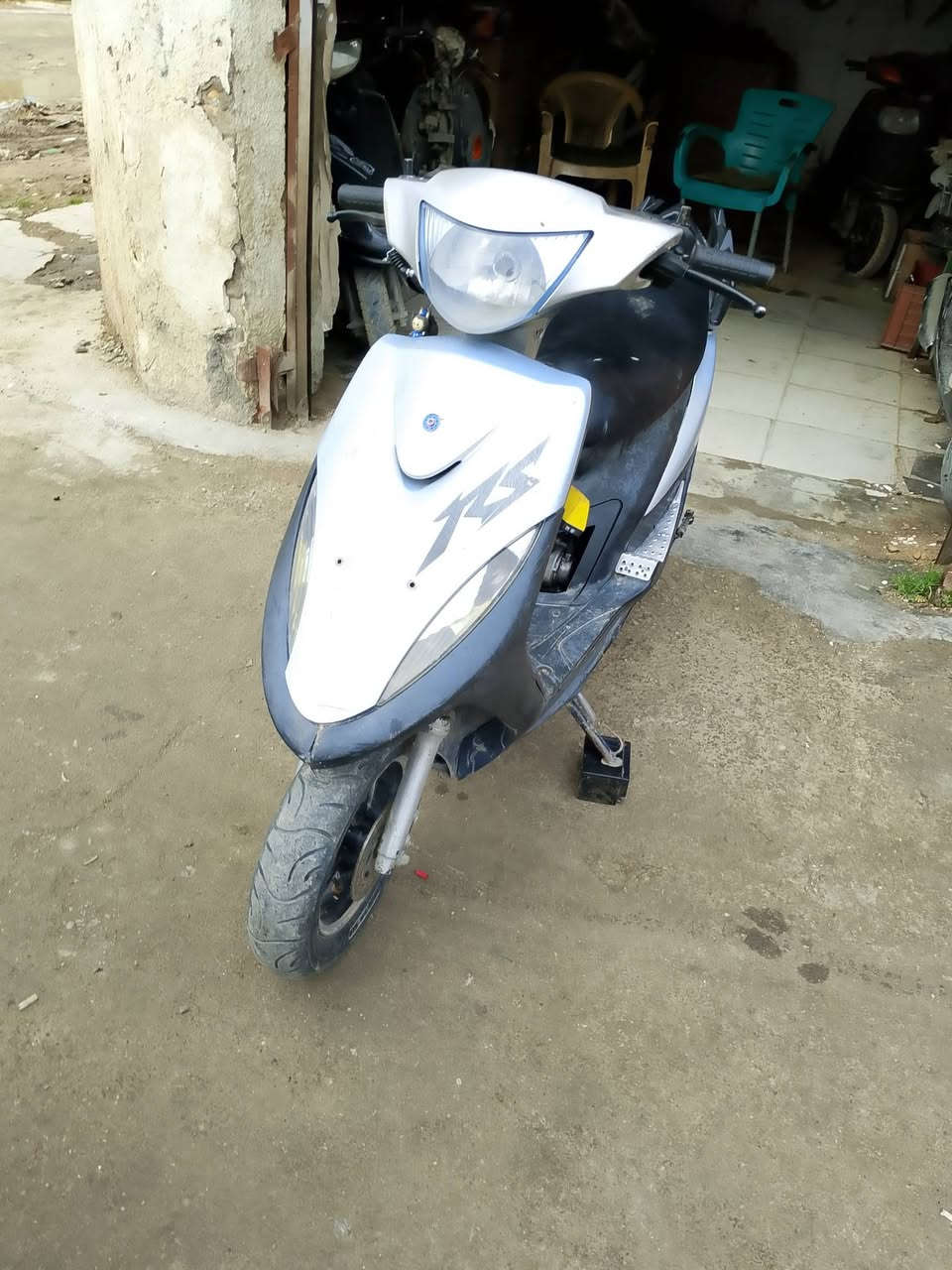 السلام عليكم ماكس عدلة للبيع
الدراجة كاملة مكملة محرك اخرس مينسمع صوتة لا تنقيص او لا تبخير شغالة سلف او هندر كهربائيات كلهة شغالة ستاند صفح او وصط كفر او دواخل كلة بلاد ختم واحد الدراجة مزوعة تزويد من اويالة دبلات امامي خلفي رياضي صالنصة رياضي قبغ افلاوين سبايدر رياضي تايرات جدد دواسات سلفر سماعة بلوتوث السعر 475 
لصير لوتي هيج دراجة بهيج سعر متحصل العنوان ديالى بعقوبة التحرير الرقم ***********
