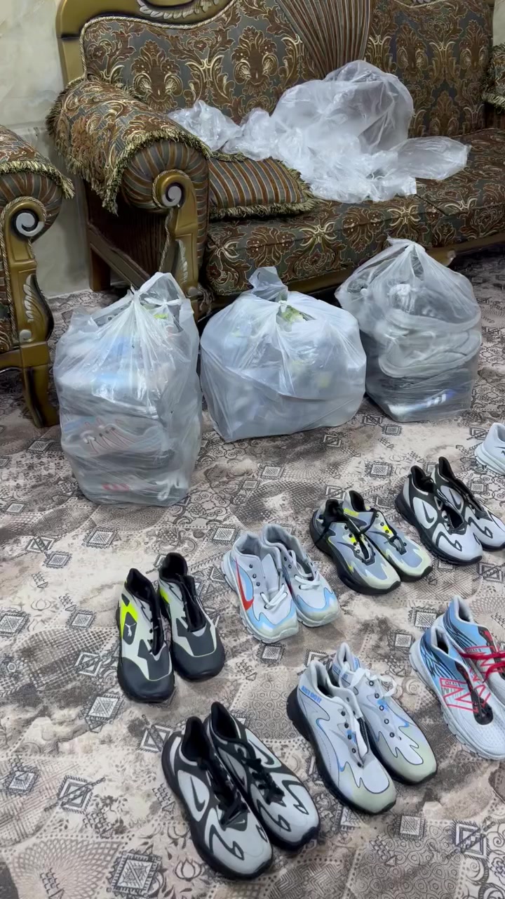 السلام عليكم
عرض نار 🔥تصفيه محل قبل العيد 
احذيه شبابيه
قياسات من40الى 45
سعر الزوج 3500ثلاث الاف دينار ونص خصم من الاخير 
اصحاب المحلات والبسطيات 
الموقع المدحتيه قرب كراج الموحد
📍ملاحظه العدد 40زوج
البيع 5ازواج فمافوق
***********
